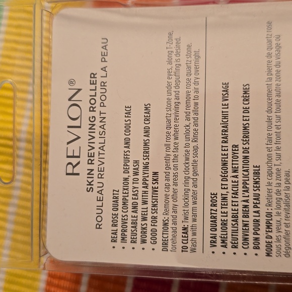 REVLON BRAND SKIN REVIVING ON-THE-GO FACIAL ROLLER AND ROLLER REFILL BUND - Picture 6 of 9